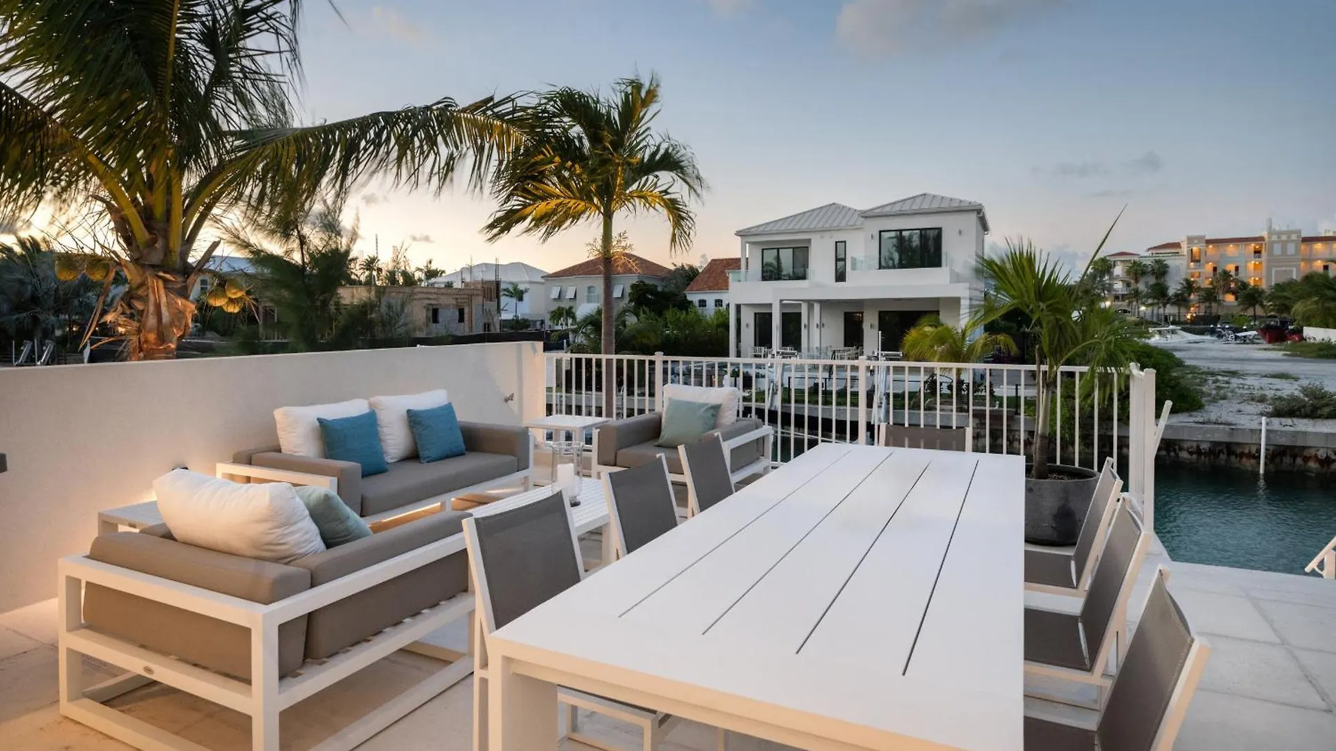 Villa De Marco Long Bay